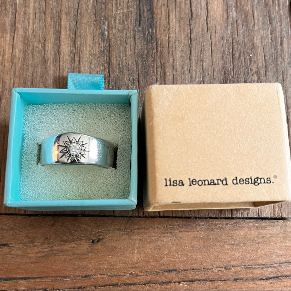 Lisa Leonard Sunburst Sterling Silver 3mm Diamond Engagement/Any Occasion Ring - Picture 2 of 3